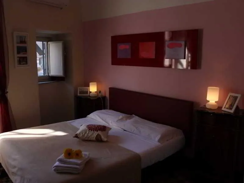 Da Gianni E Lucia Rooms With Bathroom In The City Center Catania