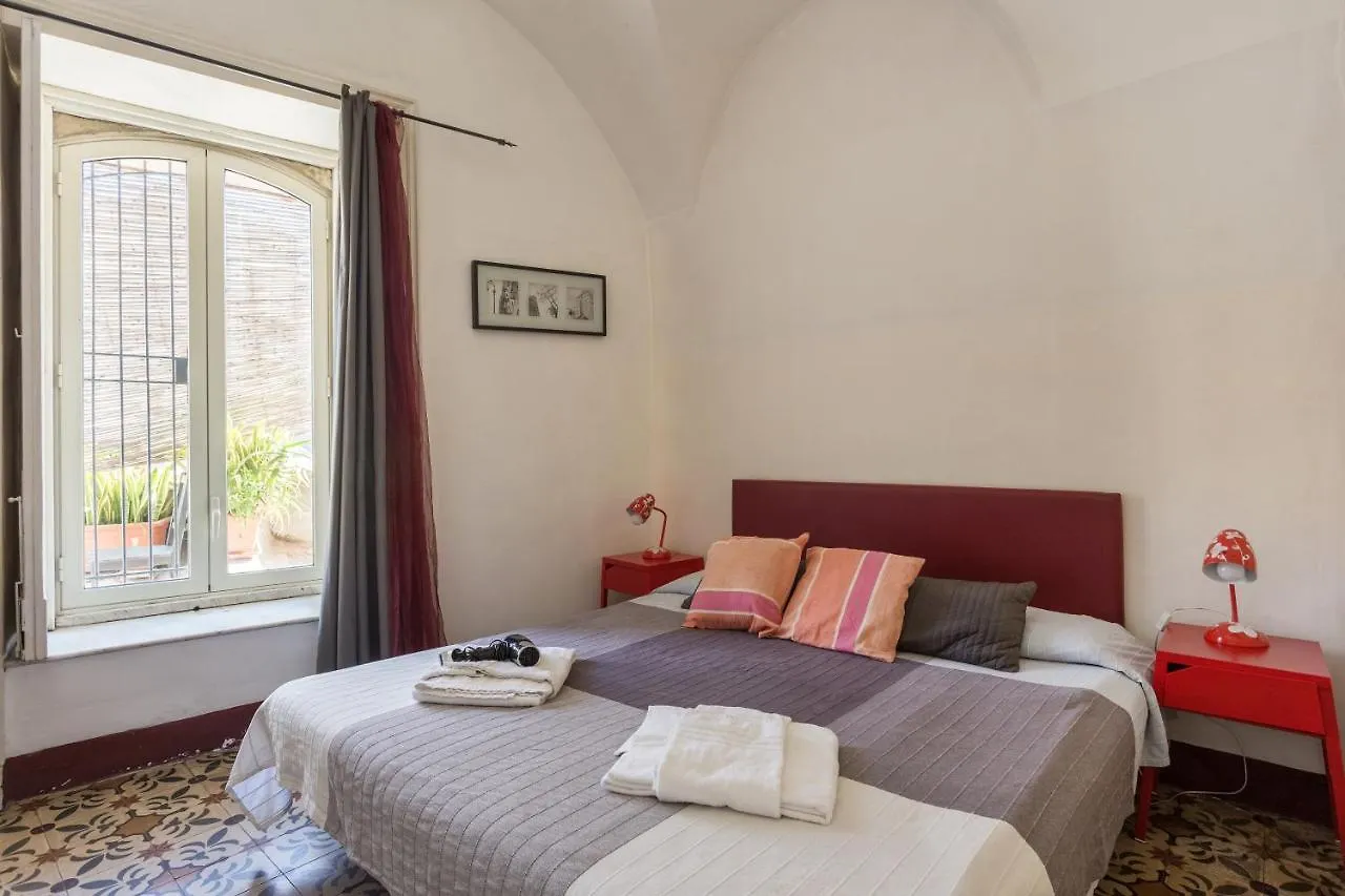 Da Gianni E Lucia Rooms With Bathroom In The City Center Catania Guest house
