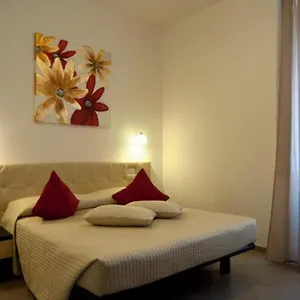 ara-pacis-inn.it-romehotels.com/