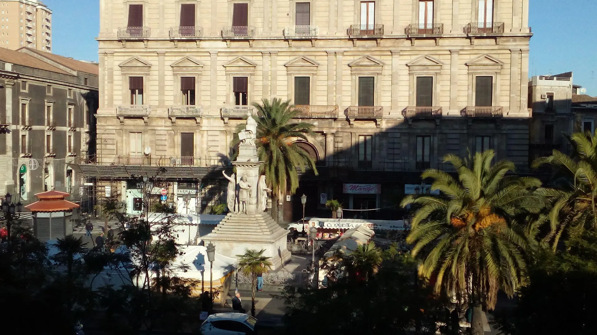 Da Gianni E Lucia Rooms With Bathroom In The City Center Catania