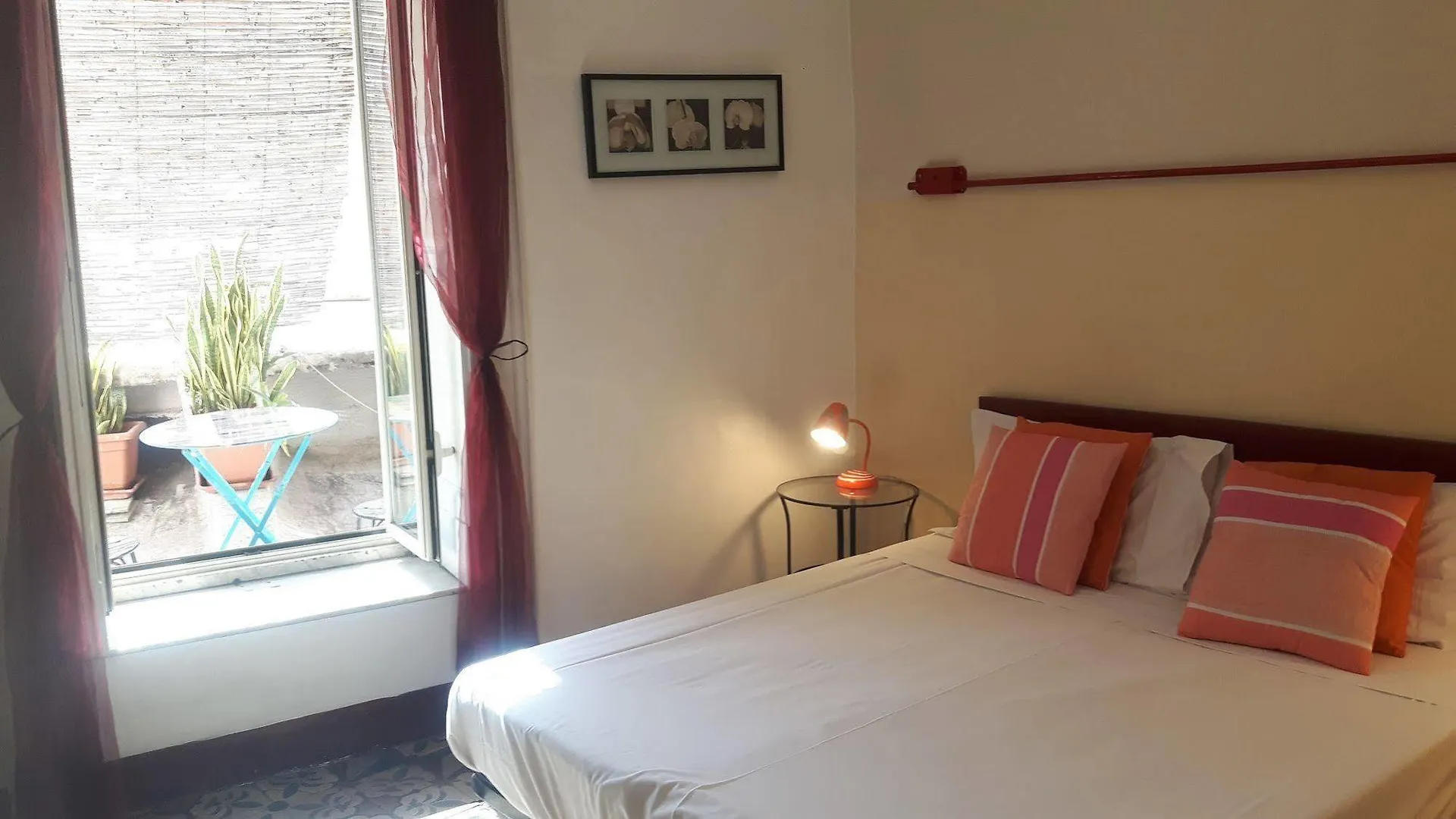 Da Gianni E Lucia Rooms With Bathroom In The City Center Catania