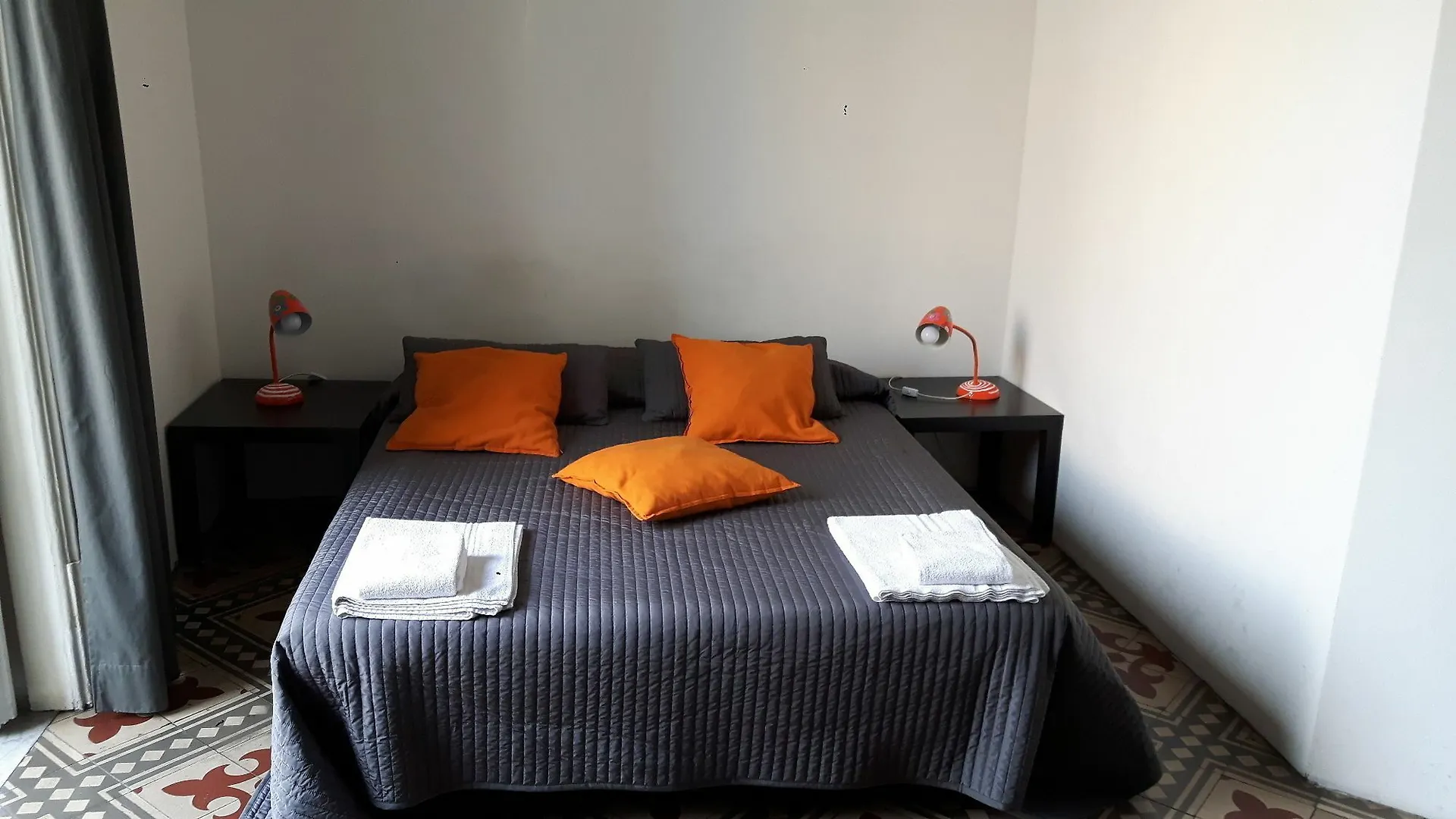 Da Gianni E Lucia Rooms With Bathroom In The City Center Catania Italy