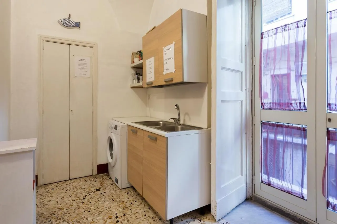 Da Gianni E Lucia Rooms With Bathroom In The City Center Catania Guest house