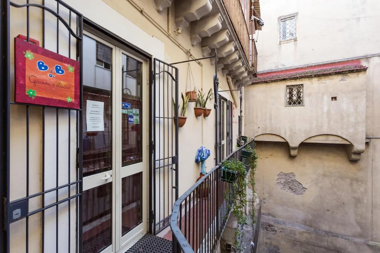 Da Gianni E Lucia Rooms With Bathroom In The City Center Catania Italy