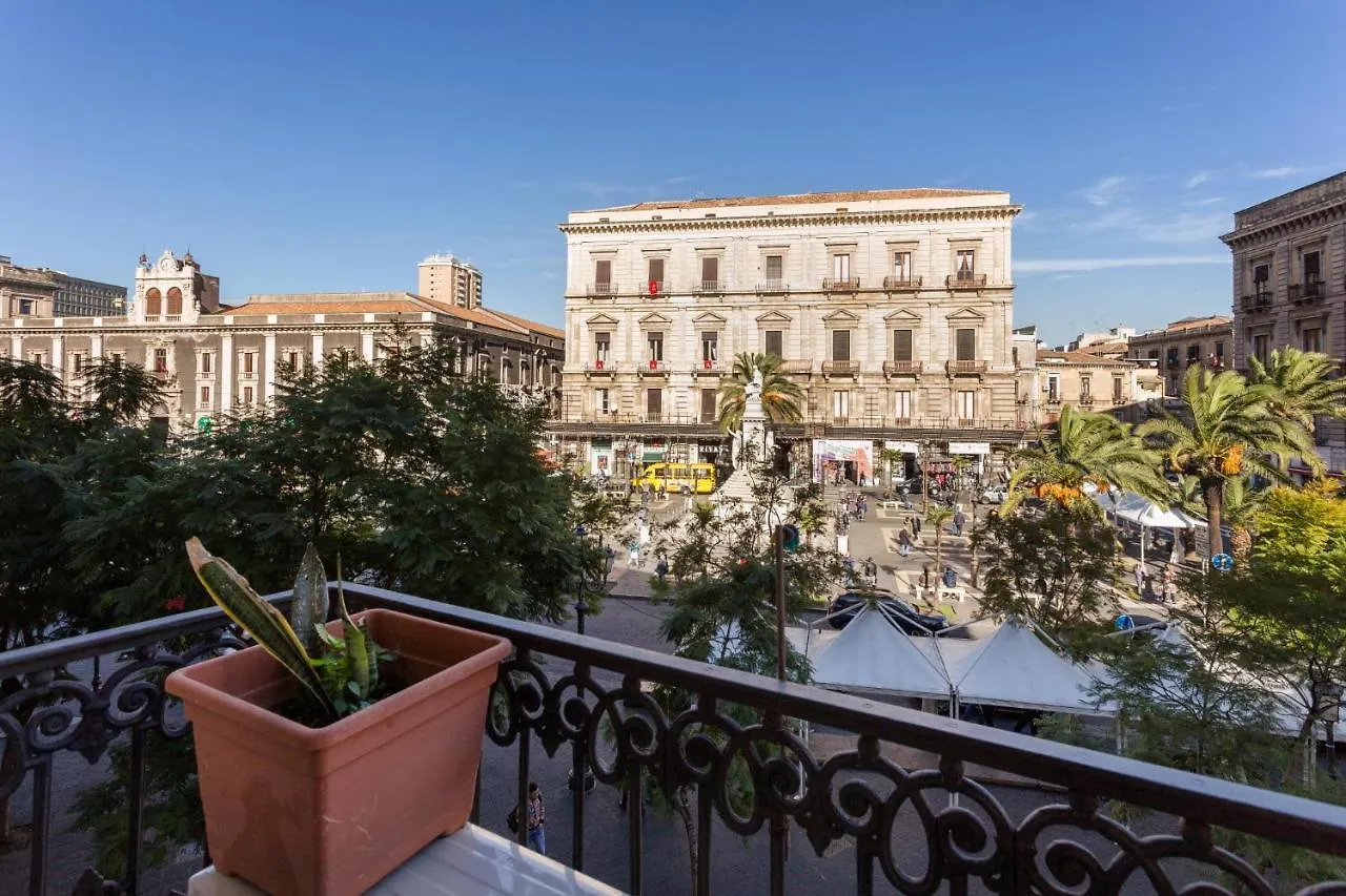 Da Gianni E Lucia Rooms With Bathroom In The City Center Catania