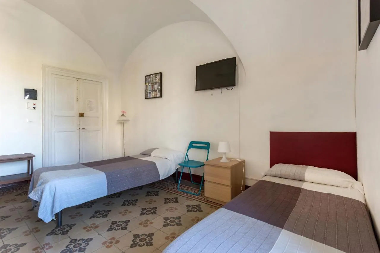 Da Gianni E Lucia Rooms With Bathroom In The City Center Catania 2*,  Italy