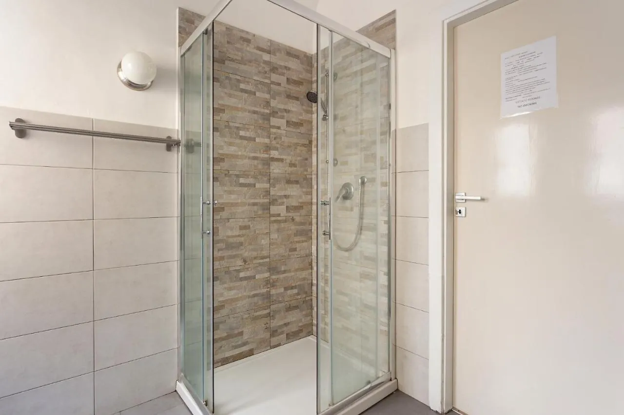 Da Gianni E Lucia Rooms With Bathroom In The City Center Catania 2*,  Italy