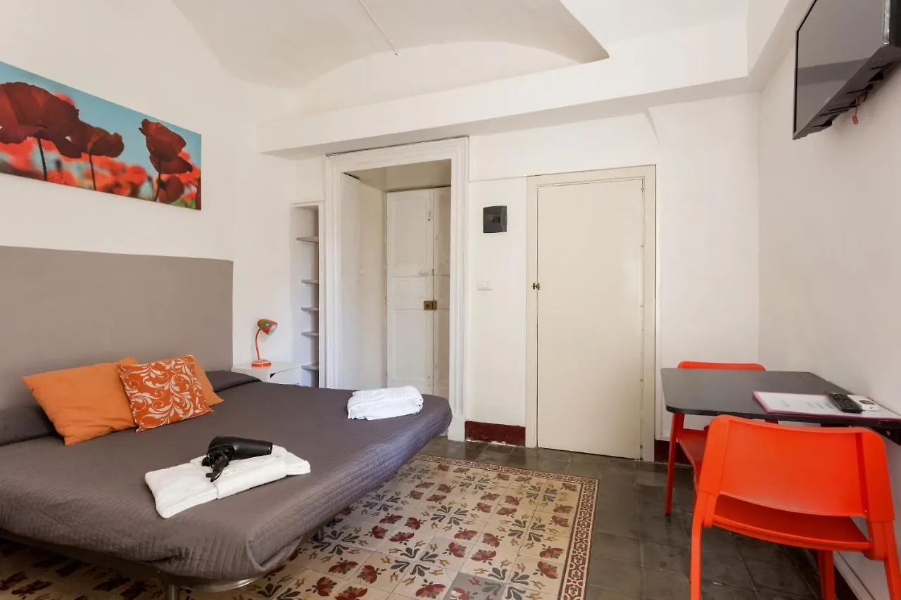Da Gianni E Lucia Rooms With Bathroom In The City Center Catania Guest house