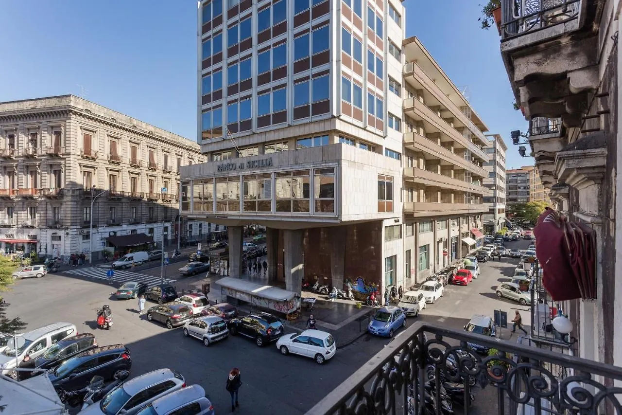 Da Gianni E Lucia Rooms With Bathroom In The City Center Catania