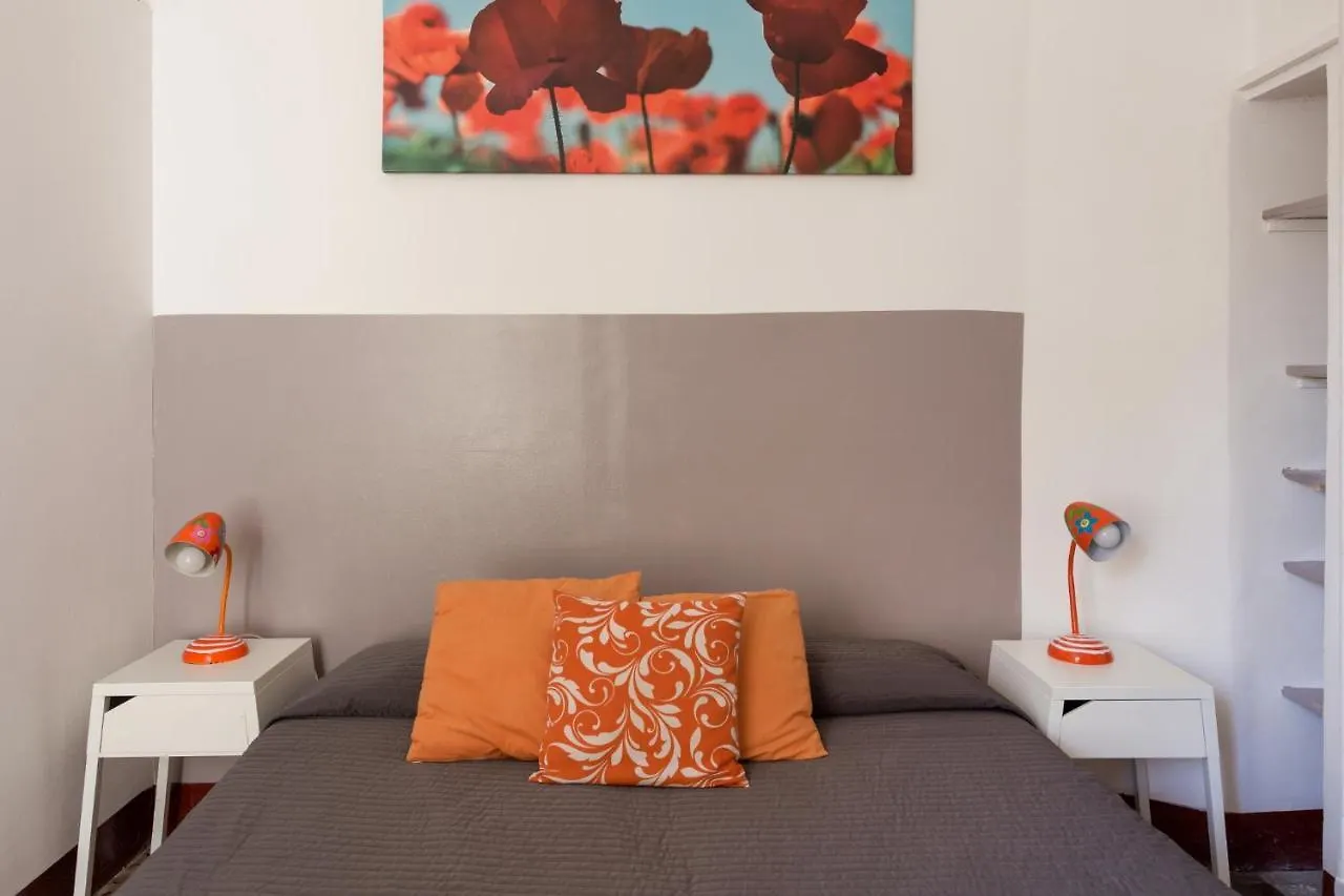 Da Gianni E Lucia Rooms With Bathroom In The City Center Catania